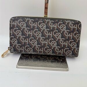 Coach Signature Long Zip-Around Wallet in Brown /‎ Red